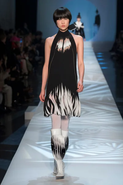 Look 3